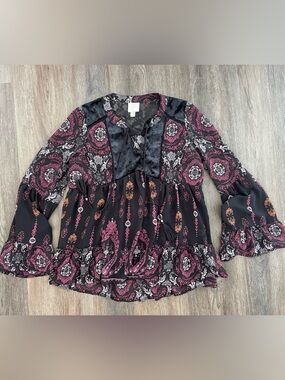 Knox Rose Black Paisley Tie-Neck Peasant Tunic with Burgundy Accents